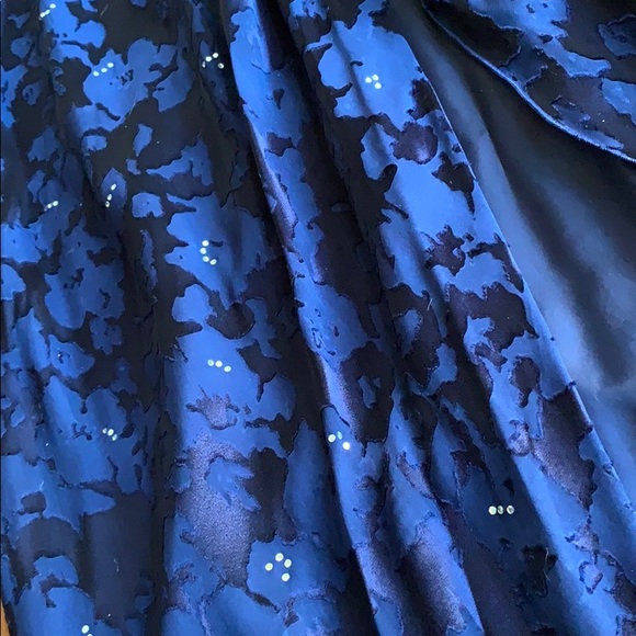 Boutique 100%silk crystal studs/evening/black tie - Picture 4 of 8